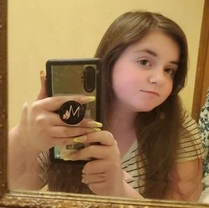 Meet your Posher, Maci